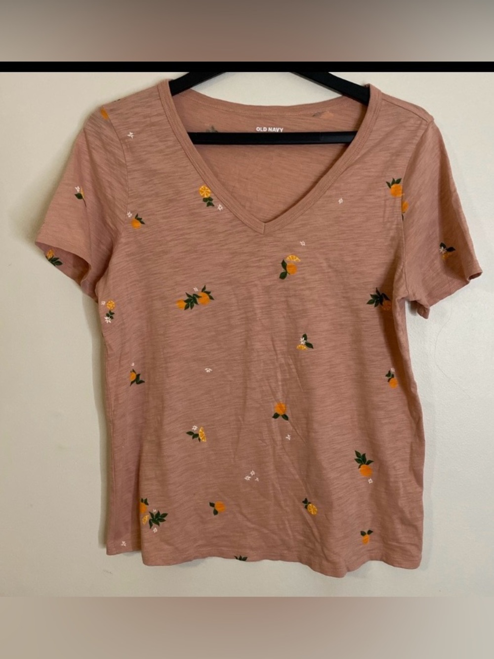 Old Navy Cotton V-Neck Tee Coral with Orange Blossom Motif size Tall medium